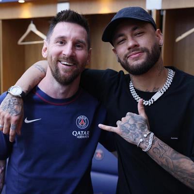 Neymar nói lời chia tay với Messi sau hai nắm gắn bó tại PSG