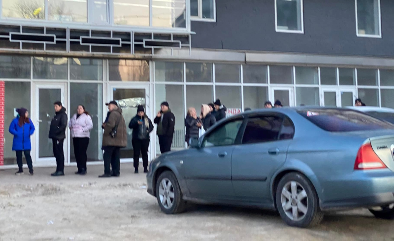 Nga tiến quân vào miền Đông Ukraine: Người Việt nghe tiếng đạn pháo, mua đồ dự trữ giữ bình tĩnh