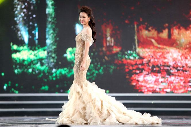 Ngắm Đỗ Mỹ Linh&nbsp;thi áo dài, áo tắm, dạ hội, ứng xử 