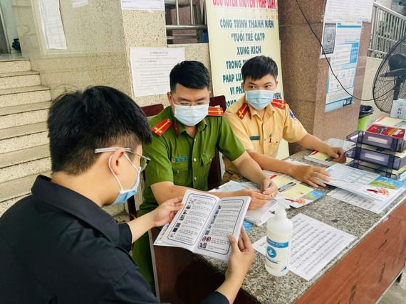 Ngăn chặn tin giả, lừa đảo lộng hành