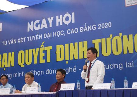 Ngày hội “Cùng bạn quyết định tương lai” 2021 dự kiến dời đến cuối tháng 3 do ảnh hưởng của Covid – 19.