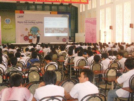 “Ngày hội hướng nghiệp” tại Trường Cao đẳng Công nghệ Thủ Đức TP.HCM