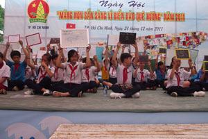 Ngày hội “Măng non sẵn sàng vì biển đảo”