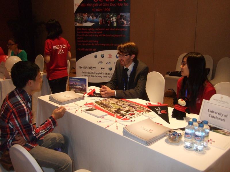 Ngày hội triển lãm Giáo dục Hoa Kỳ mùa thu 2013