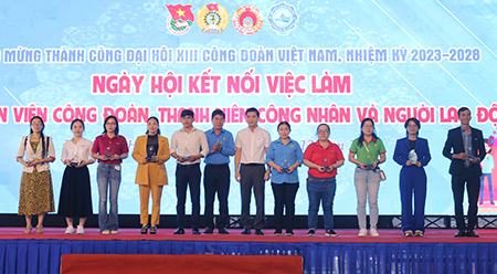 Gần 20.000 việc làm “chờ” người lao động dịp cuối năm