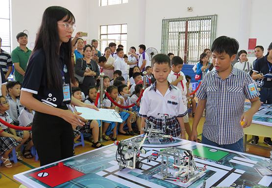 24 HS tham dự Ngày hội Robothon 2017