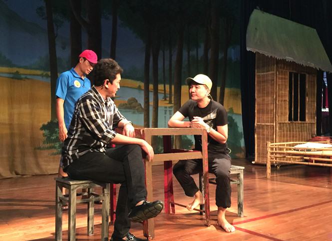 Nghệ sĩ bức xúc vì thánh đường cải lương quá tệ