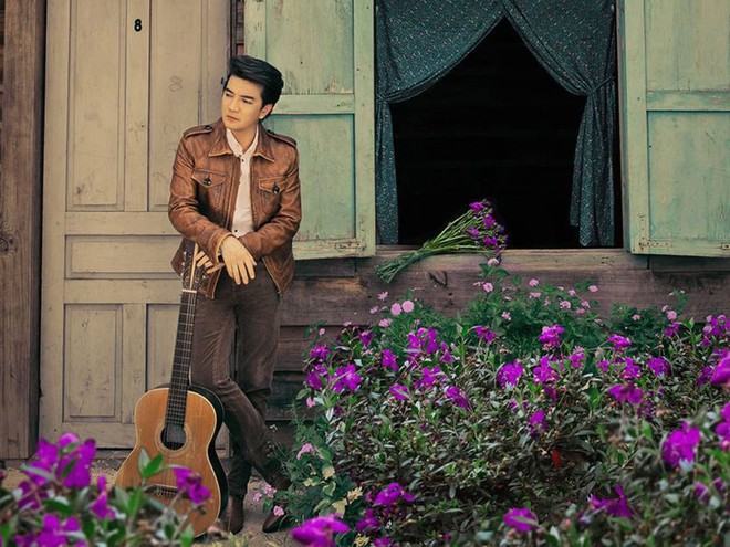 Hình ảnh trong album về hoa tại Đà Lạt của Đàm Vĩnh Hưng /// NGHỆ SĨ CUNG CẤP