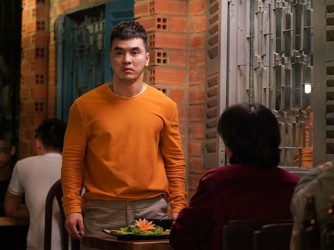 Nghệ sĩ đổ tiền tỉ làm MV, phim chiếu mạng1