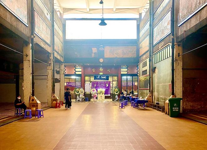 Nghệ sĩ Việt bật khóc khi đến viếng Mai Phương - ảnh 1