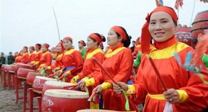 Nghi Tet dai gay nhieu he luy: Bo tet Am lich de hoa rong?