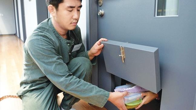 Nghich ly o Han Quoc: Chi khi ngoi tu, nguoi ta moi duoc tu do!