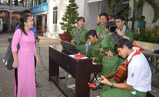 Hoạt động ngoại khóa “học mà chơi”