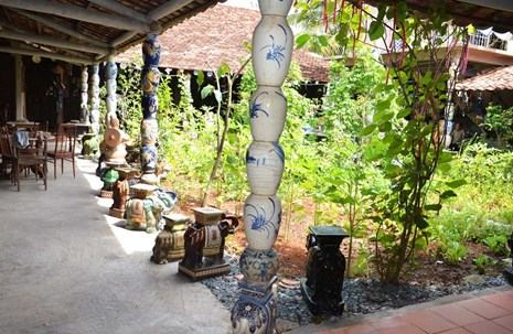 Ngôi nhà kỳ lạ chất đầy hàng ngàn đồ xưa ở... miền Tây - ảnh 6