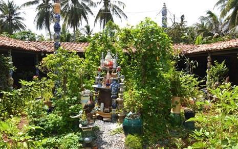 Ngôi nhà kỳ lạ chất đầy hàng ngàn đồ xưa ở... miền Tây - ảnh 7