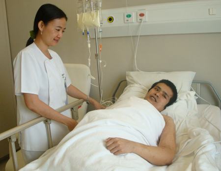 Người có khối u rộng hơn 1 mét thoát hiểm