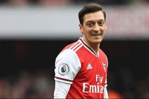 Người đại diện hé lộ bến đỗ ưa thích nhất mùa tới của Mesut Ozil