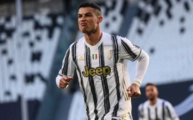 Người đại diện phủ nhận Ronaldo nghe lời mẹ trở lại Bồ Đào Nha