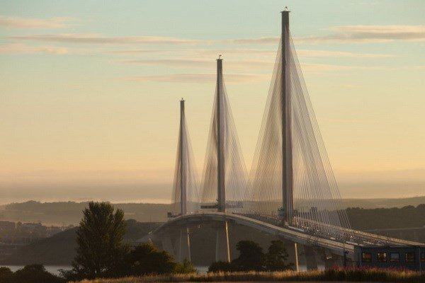 Người dân Anh chào đón cây cầu “cánh buồm” dài nhất thế giới