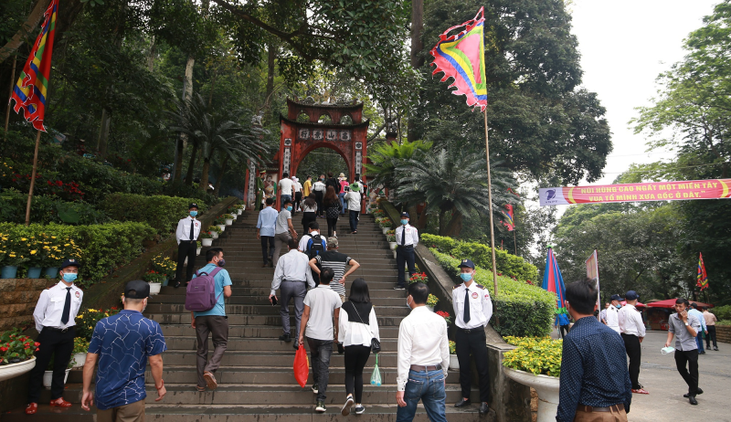 Người lao động được nghỉ mấy ngày nghỉ lễ trong tháng 4 và tháng 5?  - ảnh 1