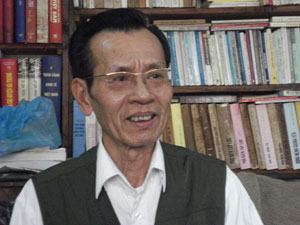 Người thầy giáo già mê sách