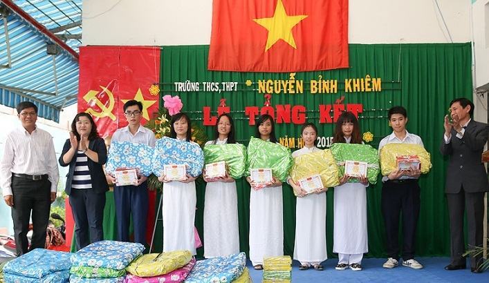 Lễ Tổng kết và tri ân, trưởng thành “Khi tôi 18” Trường THCS – THPT Nguyễn Bỉnh Khiêm