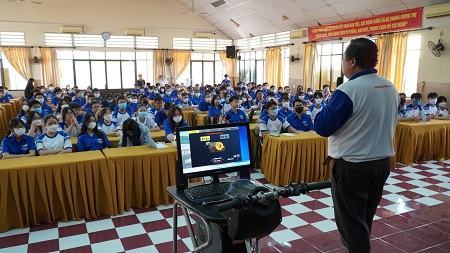 Nâng cao kiến thức, kỹ năng ATGT cho học sinh