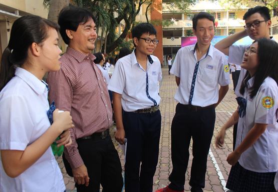 Giờ sinh hoạt dưới cờ sinh động