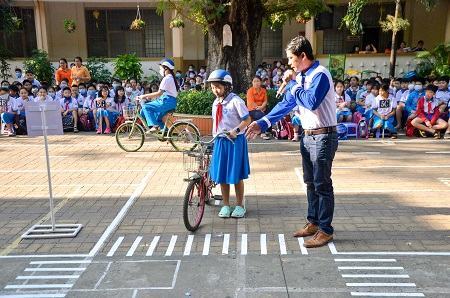 Giáo dục an toàn giao thông cho hơn 1.000 học sinh tiểu học