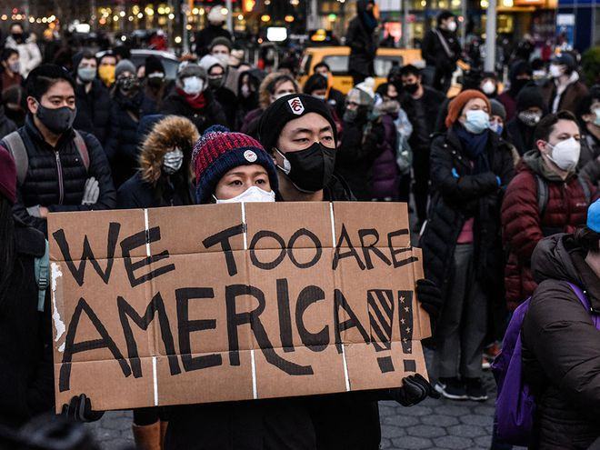 Người dân tuần hành tại New York phản đối phân biệt chủng tộc với người gốc Á /// AFP