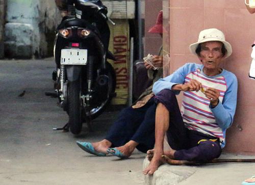 Nha Trang kêu gọi không cho tiền người ăn xin