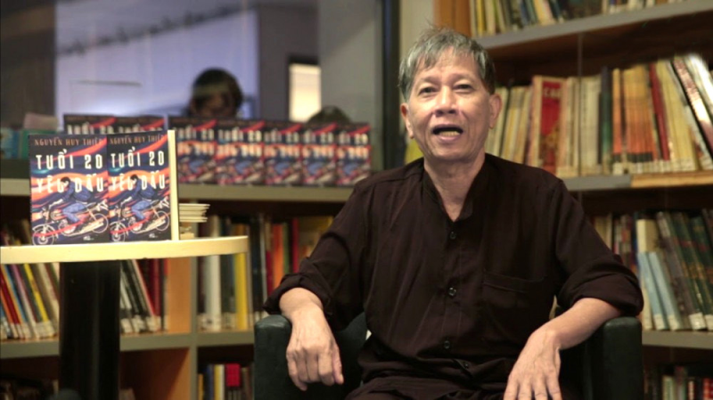 Nghề của mình là biến không thành có, mà lại phải có thế nào, chứ nếu không sẽ làm tan hoang cuộc đời mình và những người thân của mình. Văn học nó kinh khủng thế. Mà văn chương chữ nghĩa là sống trong bể thị phi. Chữ nghĩa nó hóc hiểm vô cùng, nhiều khi người ta nói thế này mà lại là thế kia, mình phải vượt lên chuyện đấy với tất cả sự nhẫn nại, đau đớn”. - (Nguyễn Huy Thiệp trả lời phỏng vấn báo Phụ Nữ TP.HCM năm 2014 khi quyết định dừng bút ở tuổi 65)