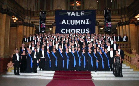 Nhạc viện TP.HCM bán vé  “mua một tặng một” 