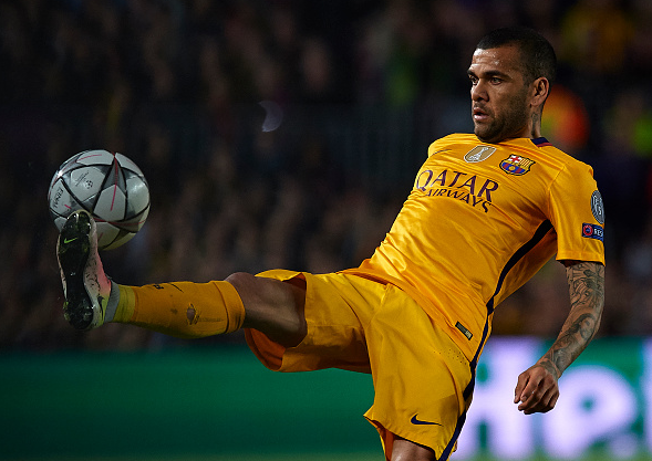 Nhận đề nghị khủng, Dani Alves trên đường rời Barca