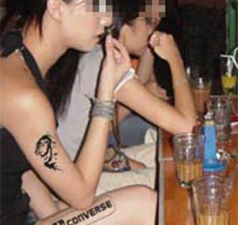 Nhan sắc vay tiền để sa ngã