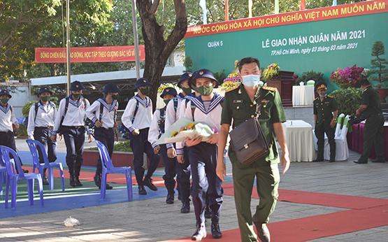 Gần 5.000 thanh niên lên đường nhập ngũ