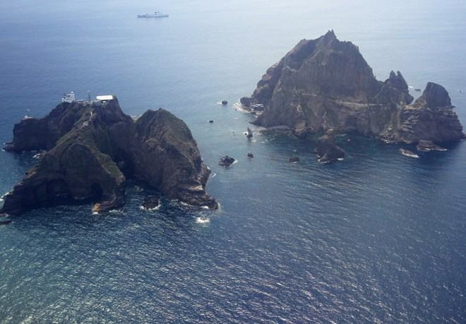 Nhật Bản bác bỏ phản đối liên quan đến bộ sách giáo khoa mới