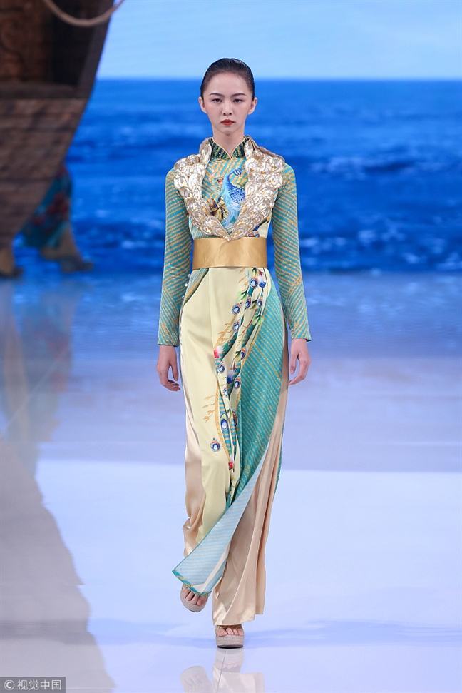 Nhat bao Trung Quoc goi ao dai, non la Viet Nam la ‘phong cach Trung Quoc’