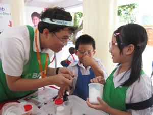 “Nhất mẹ, nhì con”