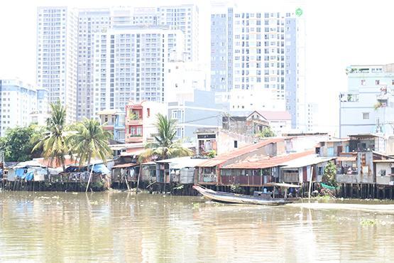 Thiếu kinh phí để di dời nhà trên và ven kênh rạch