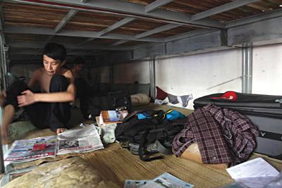 Nhếch nhác chỗ ở học sinh nội trú