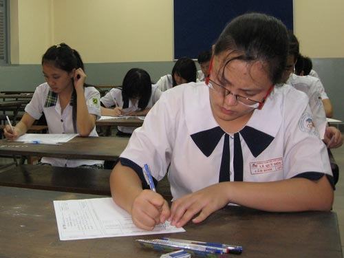 Nhiều nơi “né” tiếng Anh