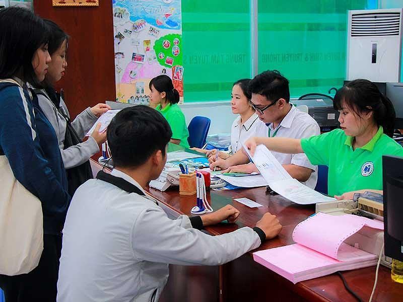 Nhiều trường đại học ngóng sinh viên