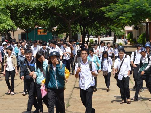 Nhờ người thi hộ, thí sinh bị đình chỉ thi