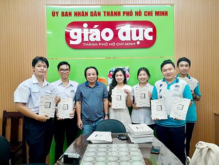 Ấn phẩm Tạp chí 10 giờ tặng các bạn học sinh THPT