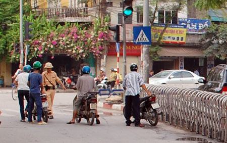 Những biển báo bẫy người giao thông