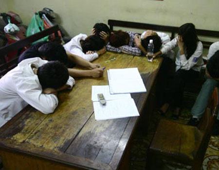 Những cú trượt ngã của nữ sinh Hà Thành