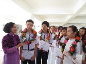 Những học sinh biết vượt qua nghịch cảnh