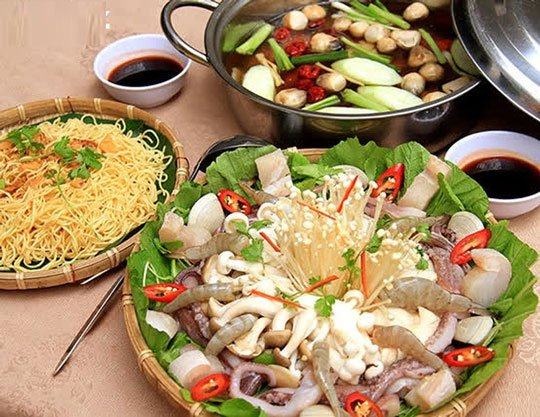 Lẩu gà không nên ăn kèm rau kinh giới