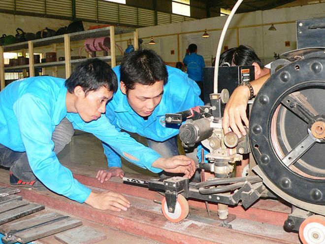 Sắp tới, lao động phải qua đào tạo nghề mới được tuyển dụng /// Mỹ Quyên